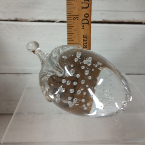 Vintage Strawberry Clear Glass Bullicante Controlled Bubble Paperweight - Picture 8 of 9